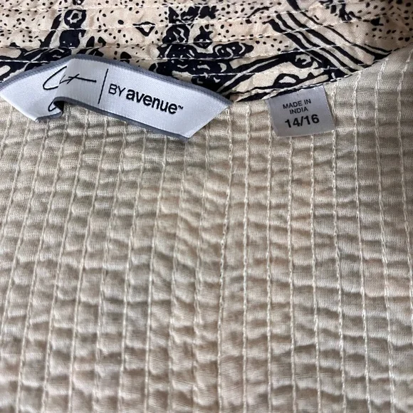 Soft by Avenue Women’s 14/16 Light Quilted Jacket w/ 1 button, 2 pockets - Picture 5 of 6